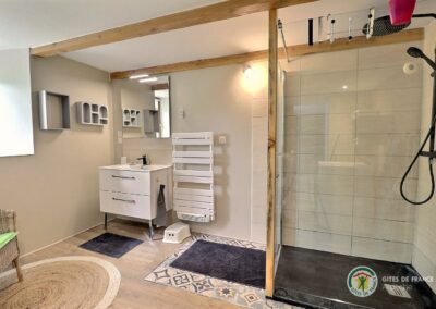 Gîte Un p'tit coin d'Ardèche - salle de bain