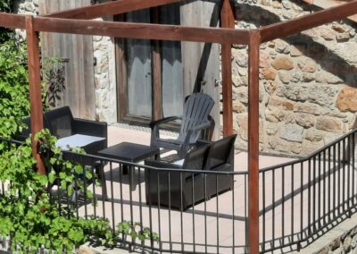 Gîte Un p'tit coin d'Ardèche - salon de jardin terrasse